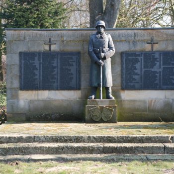 kriegerdenkmal_greffen_heute